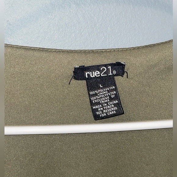 Romper - Picture 2 of 6